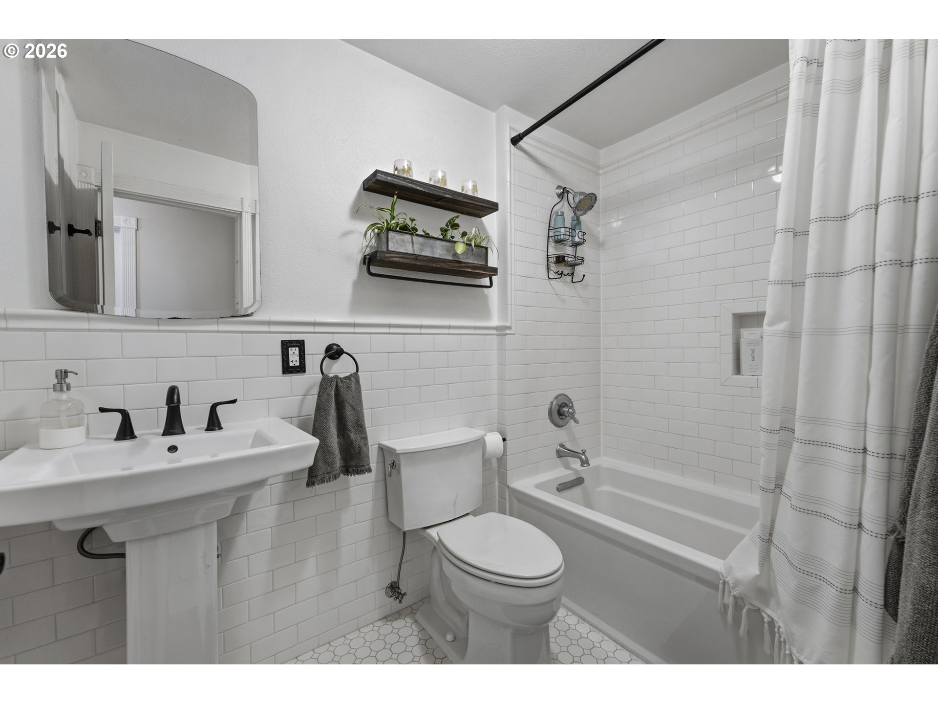 11410 Southwest 47th Avenue Portland, OR 97219 - Photo 20 of 37