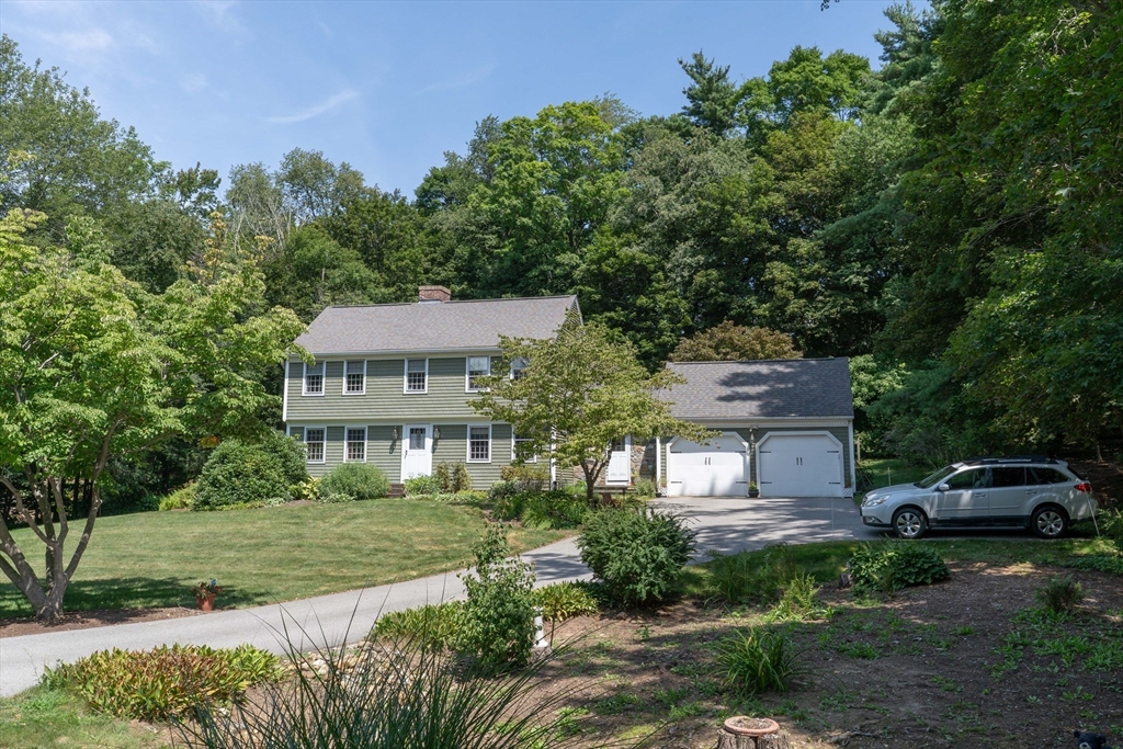 32 McGregory Road Sturbridge, MA 01566 - Photo 3 of 42 Gallery Image 3