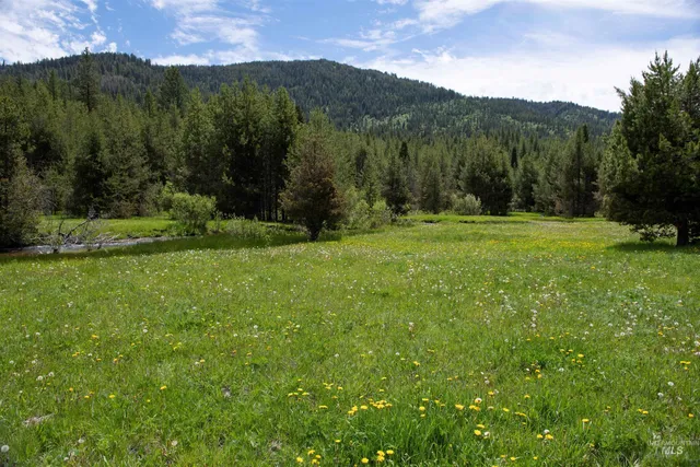 $380,375 | 27 Clear Creek Road, Cascade, ID 83611