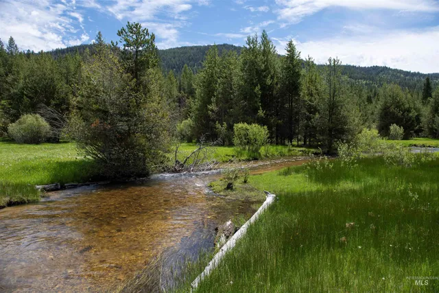 $380,375 | 27 Clear Creek Road, Cascade, ID 83611