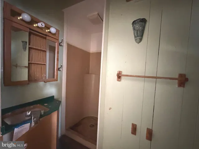 $250,000 | 505 Jennings Street, Beverly, NJ 08010