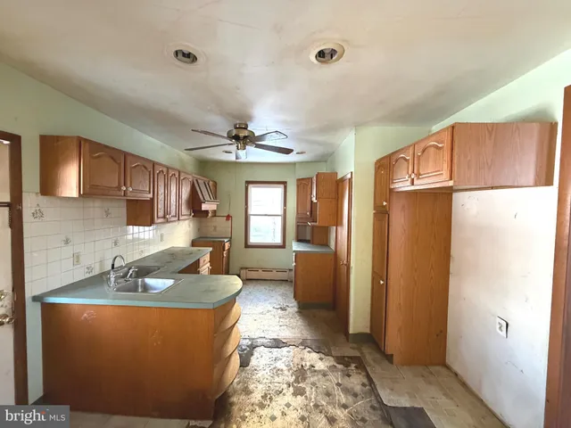 $250,000 | 505 Jennings Street, Beverly, NJ 08010