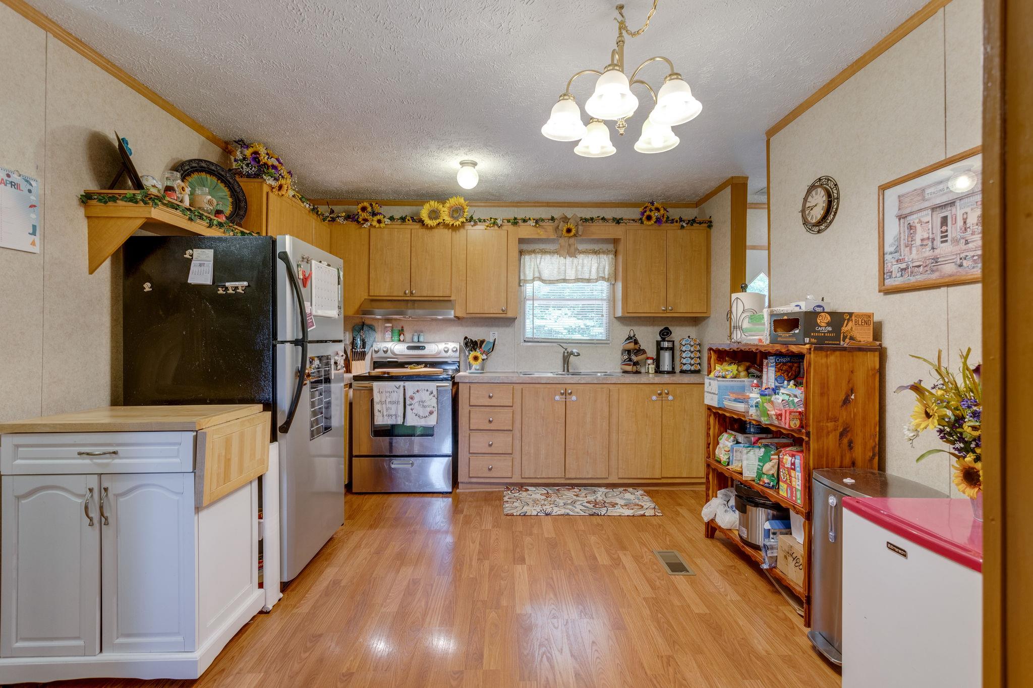 204 Screamer Road Lynnville, TN 38472 - Photo 7 of 18 Kitchen with Laminate floor coverings.