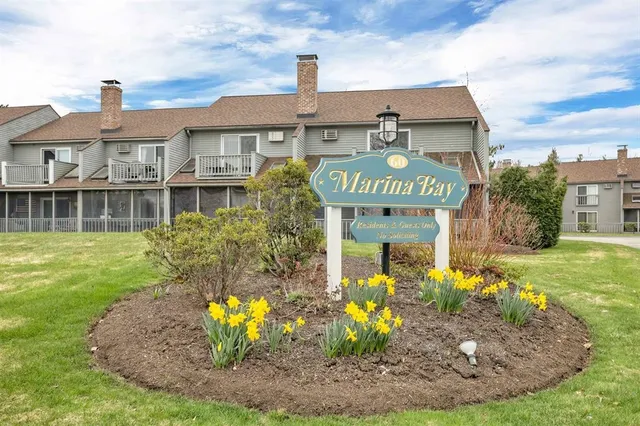 $1,900 | 60 Weirs Road, Unit F6, Gilford, NH 03249