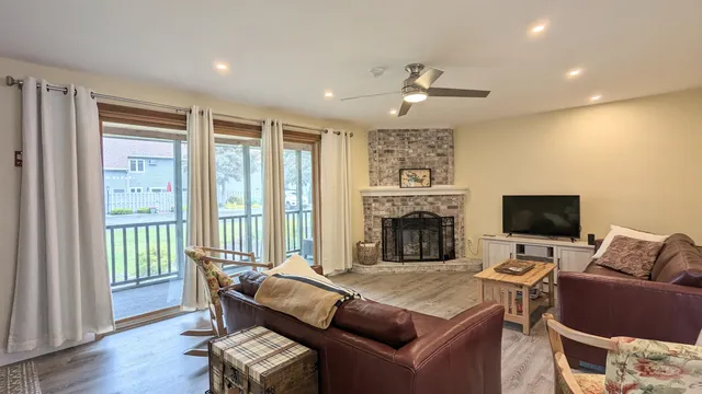 $1,900 | 60 Weirs Road, Unit F6, Gilford, NH 03249