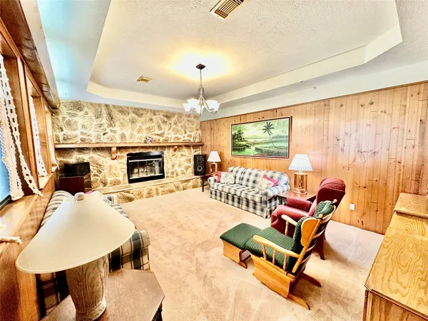 $448,900 | 222 County Road 3085, Colmesneil, TX 75938