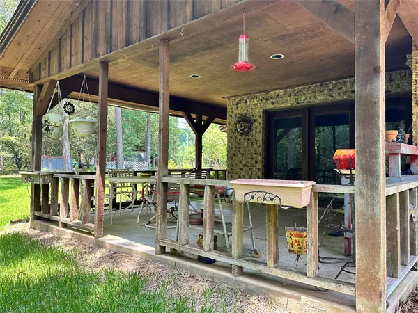 $448,900 | 222 County Road 3085, Colmesneil, TX 75938