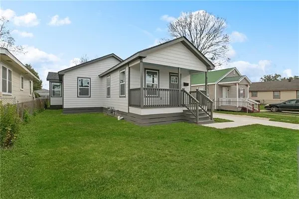 $258,900 | 611 MacArthur Avenue, Harvey, LA 70058