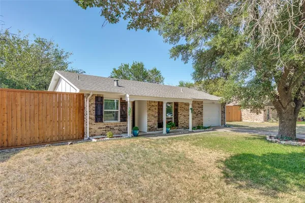 $2,300 | 1300 Pioneer Lane, Plano, TX 75023