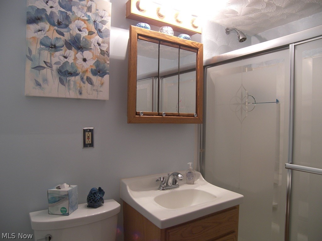 1761 Avalon Road Cleveland, OH 44112 - Photo 18 of 29 First floor full bathroom
