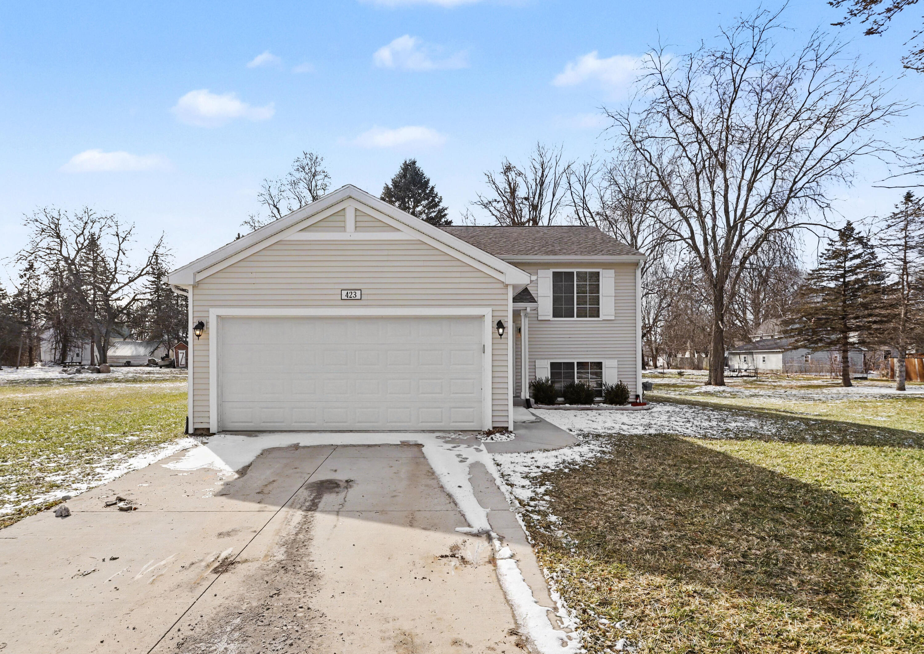 423 Ellsworth Street Bellevue, MI 49021 - Photo 1 of 18 VOB002-i2060 A1 Sand Drift1