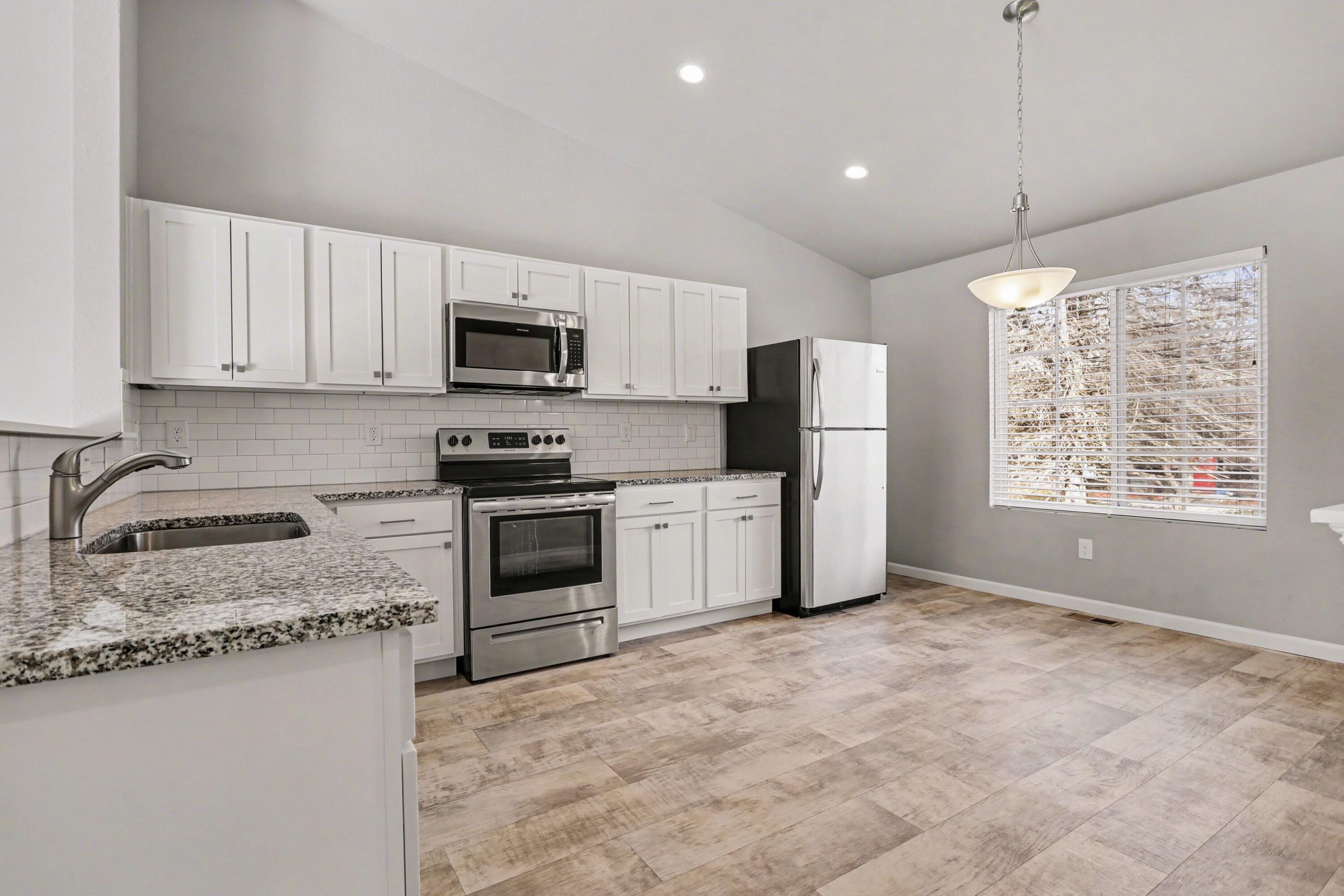 423 Ellsworth Street Bellevue, MI 49021 - Photo 14 of 18 VOB002-i2060-Nook