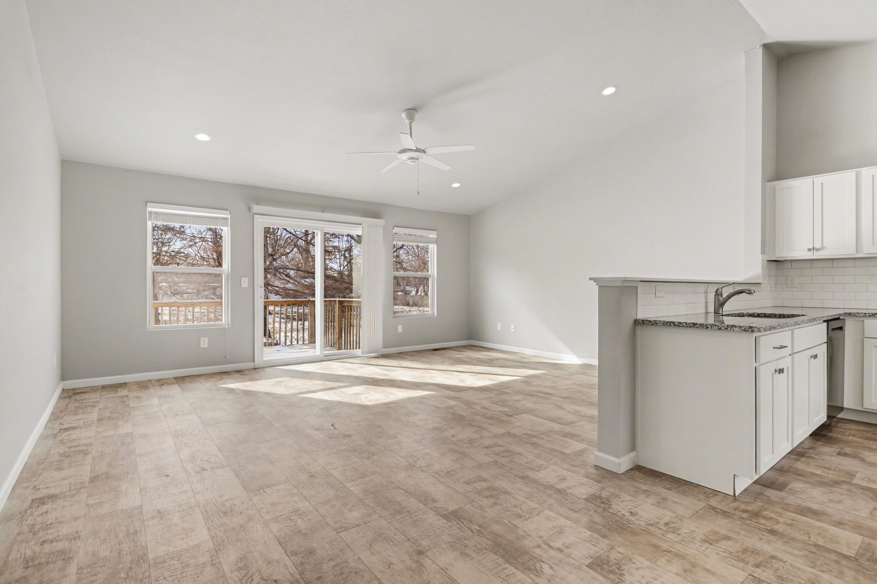 423 Ellsworth Street Bellevue, MI 49021 - Photo 9 of 18 VOB002-i2060-Great Room1