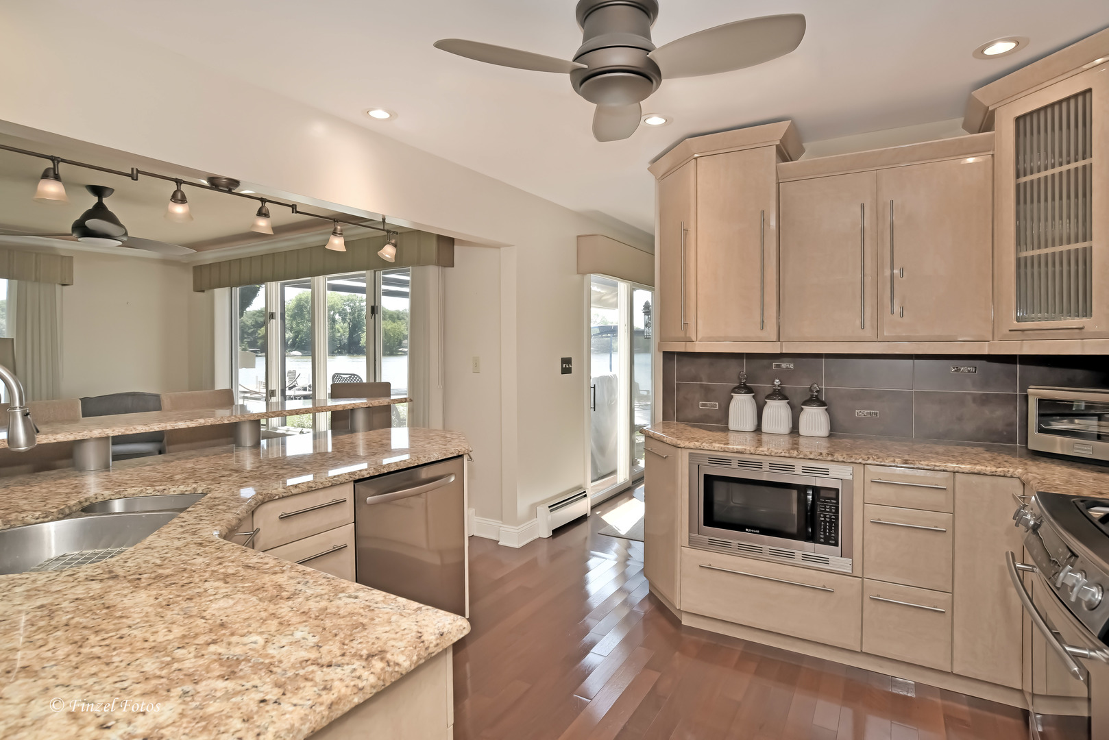 604 Bally Road McHenry, IL 60050 - Photo 6 of 18