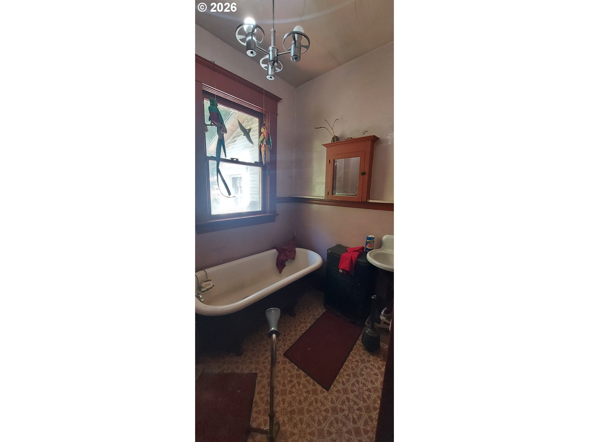 8640 Northwest Bailey Street Portland, OR 97231 - Photo 18 of 24 Bathroom