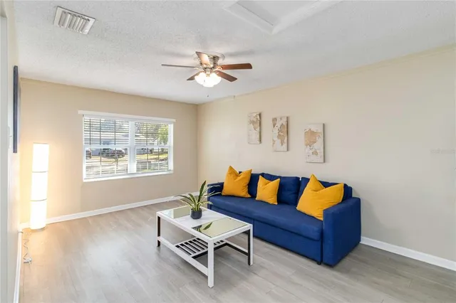 $345,000 | 204 Circle Hill Drive, Brandon, FL 33510