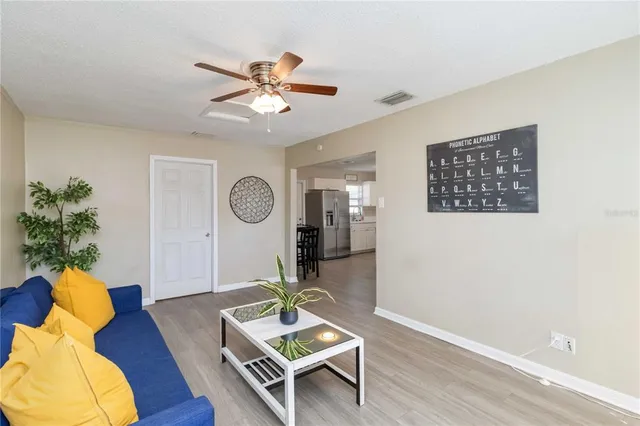 $345,000 | 204 Circle Hill Drive, Brandon, FL 33510