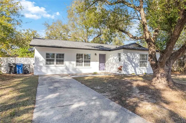 $345,000 | 204 Circle Hill Drive, Brandon, FL 33510