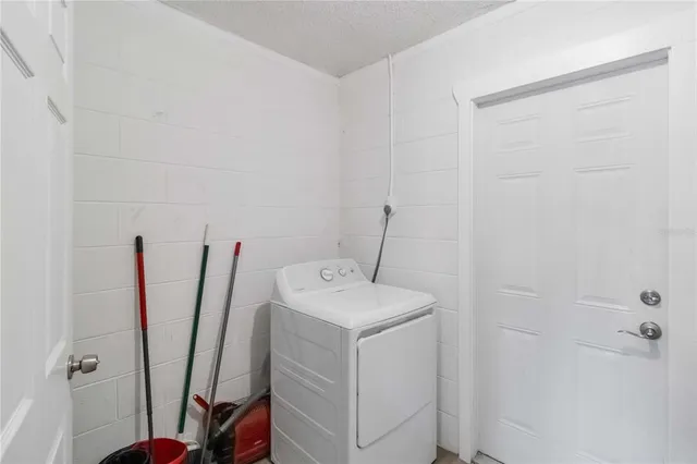 $345,000 | 204 Circle Hill Drive, Brandon, FL 33510