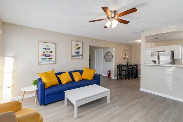 $345,000 | 204 Circle Hill Drive, Brandon, FL 33510