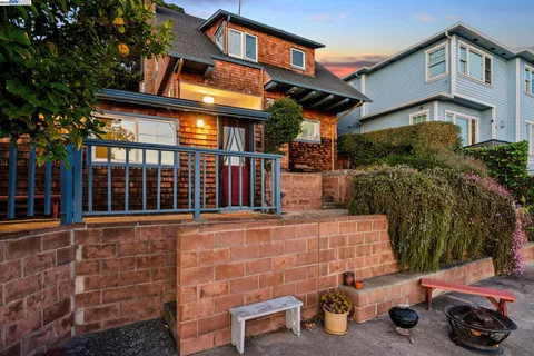 $1,295,000 | 2000 Clinton Avenue, Alameda, CA 94501