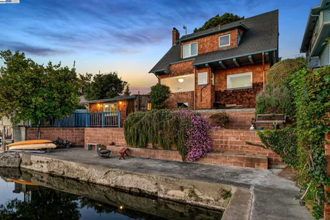 $1,295,000 | 2000 Clinton Avenue, Alameda, CA 94501