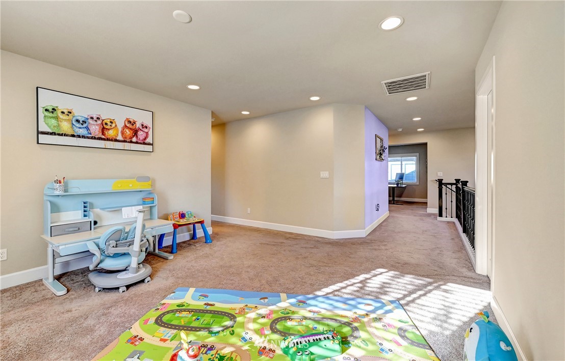 3228 170th Place Southeast Bothell, WA 98012 - Photo 37 of 40 a view of a hallway with workspace