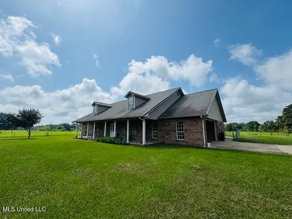 $375,000 | 1168 Clem Nettles Road, Jayess, MS 39641