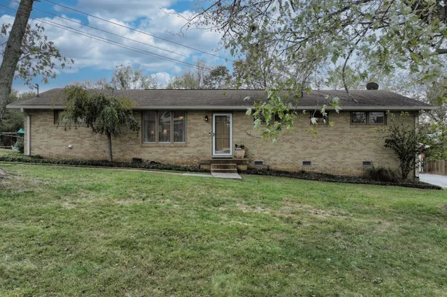 $370,000 | 117 Crossroad Drive, Hendersonville, TN 37075