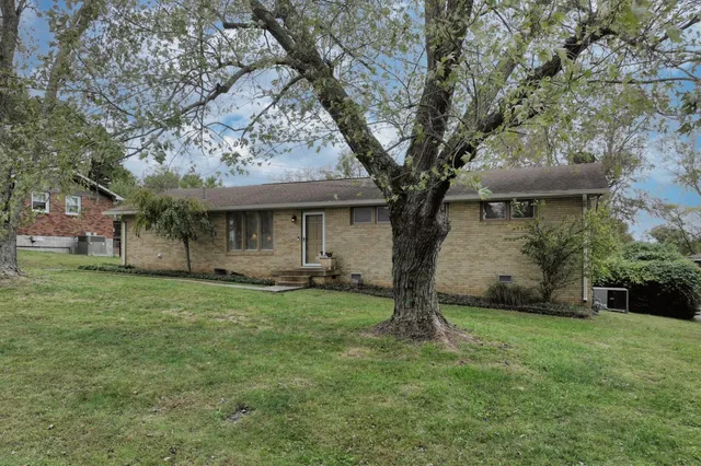 $370,000 | 117 Crossroad Drive, Hendersonville, TN 37075