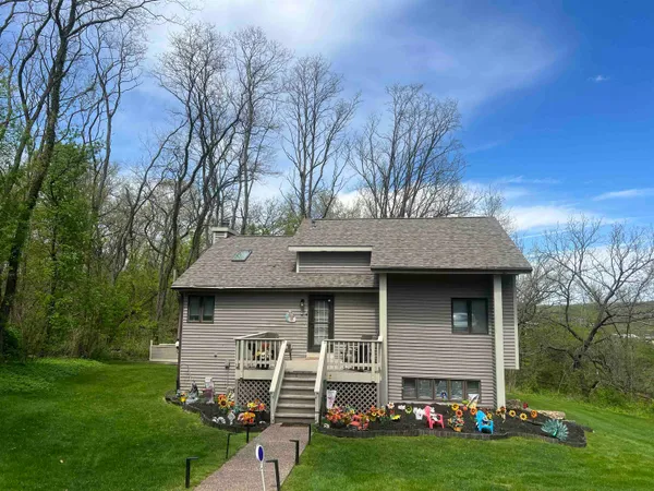 $440,000 | 39 Valleywood Lane, Galena, IL 61036