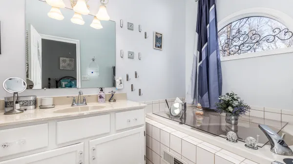 $480,000 | 39 Valleywood Lane, Galena, IL 61036