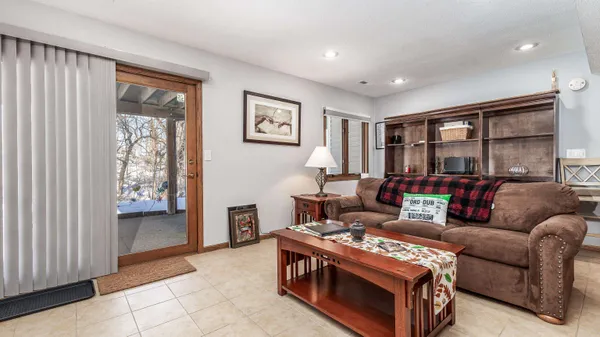$440,000 | 39 Valleywood Lane, Galena, IL 61036