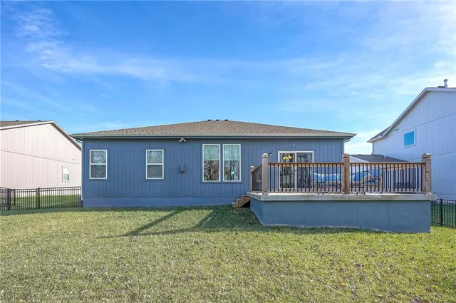 $489,500 | 18808 South Skyview Lane, Spring Hill, KS 66083