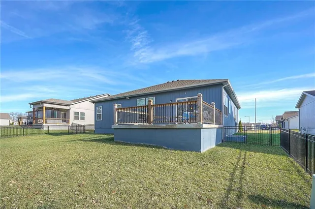 $489,500 | 18808 South Skyview Lane, Spring Hill, KS 66083