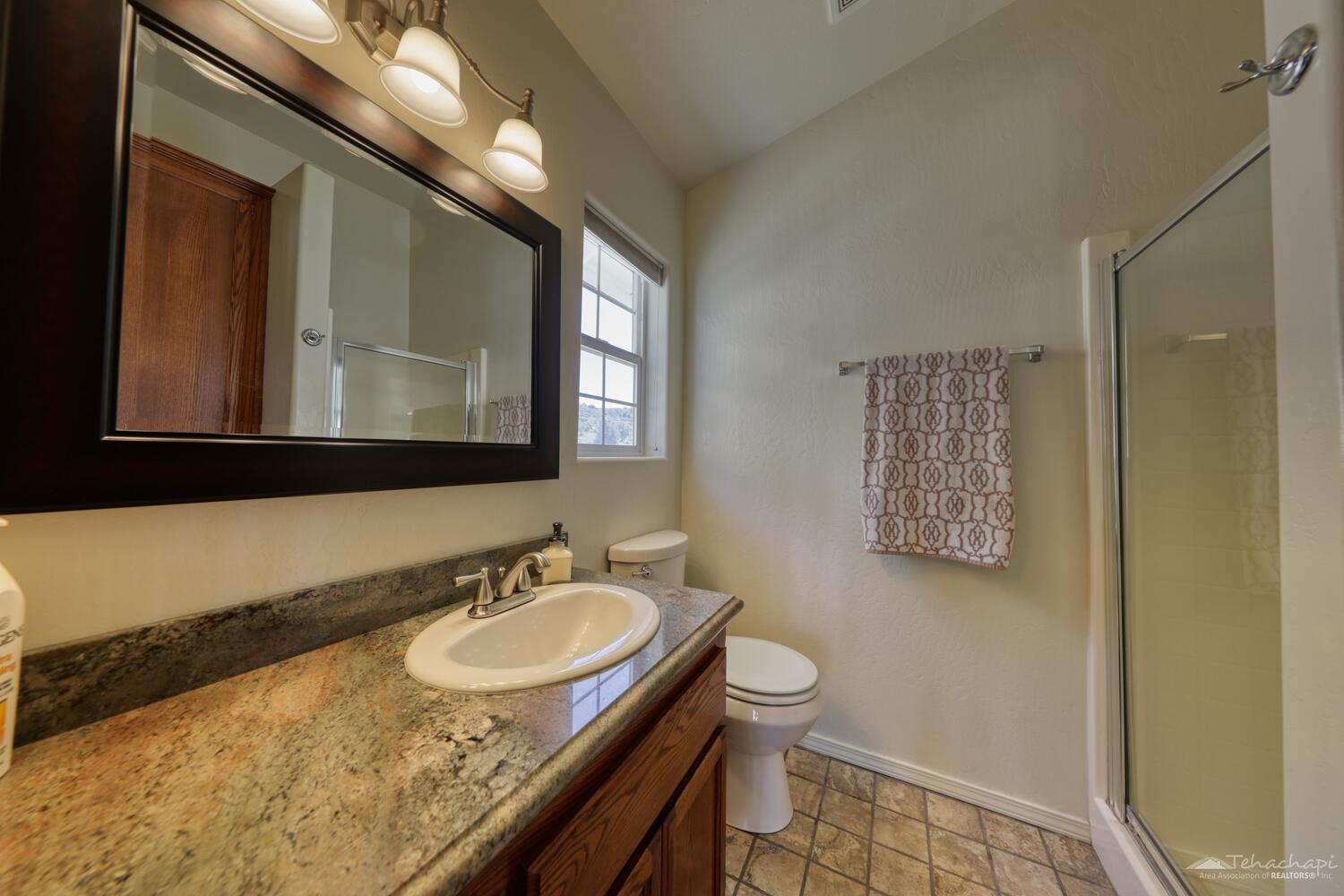 30701 Fox Ridge Court Tehachapi, CA 93561 - Photo 23 of 42 Ensuite Bathroom
