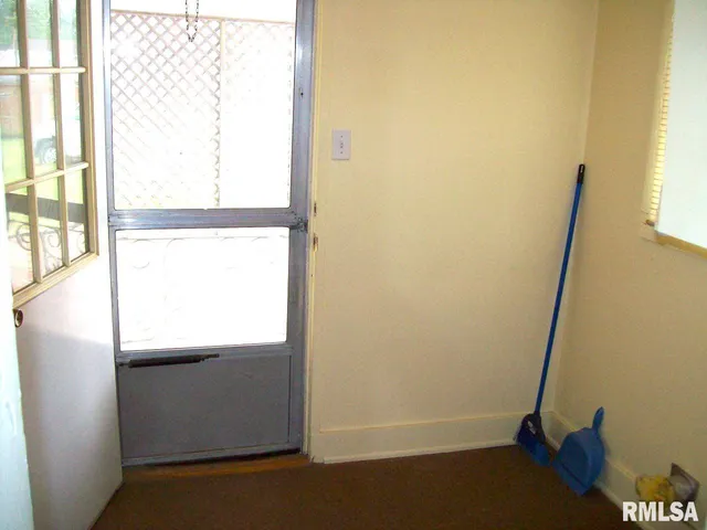 $75,000 | 163 South Mechanic Street, Winchester, IL 62694