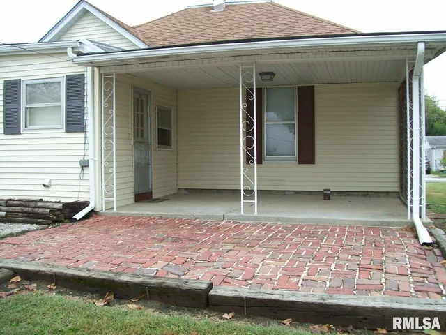 $75,000 | 163 South Mechanic Street, Winchester, IL 62694