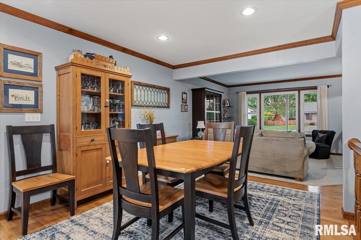2508 Charlack Avenue Springfield, IL 62704 - Photo 8 of 44