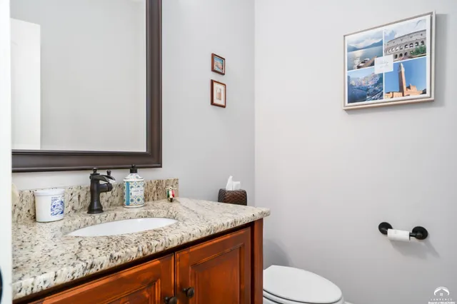 $915,000 | 237 Landon Court, Lawrence, KS 66049