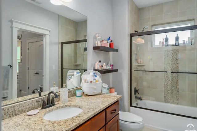 $915,000 | 237 Landon Court, Lawrence, KS 66049