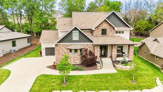 $915,000 | 237 Landon Court, Lawrence, KS 66049