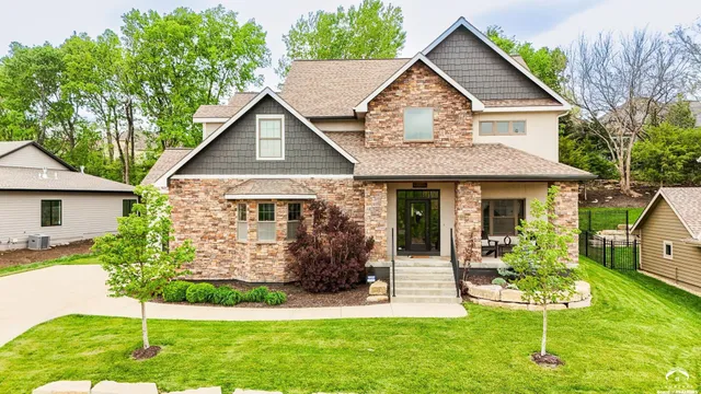 $915,000 | 237 Landon Court, Lawrence, KS 66049