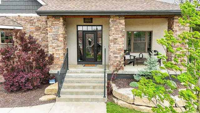 $915,000 | 237 Landon Court, Lawrence, KS 66049