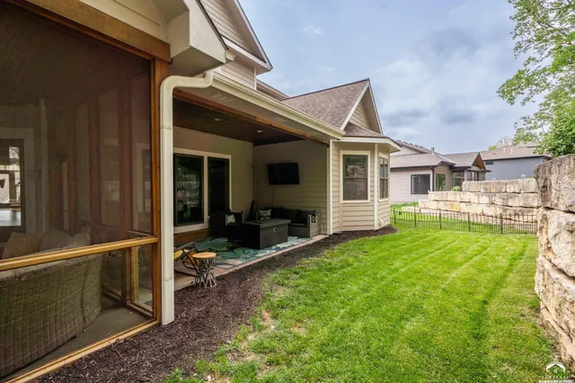 $915,000 | 237 Landon Court, Lawrence, KS 66049