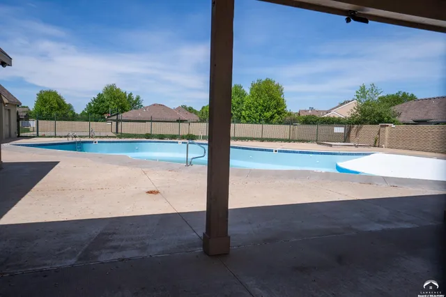 $915,000 | 237 Landon Court, Lawrence, KS 66049