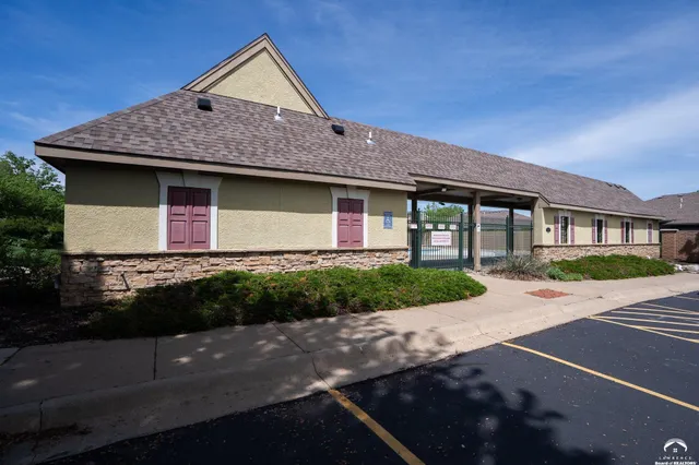 $915,000 | 237 Landon Court, Lawrence, KS 66049