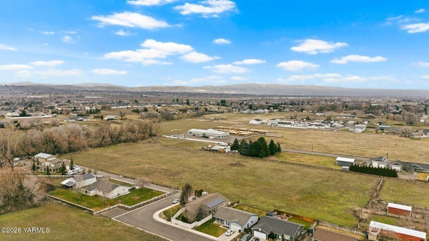 7703 Ahtanum Road Yakima, WA 98903 - Photo 5 of 14