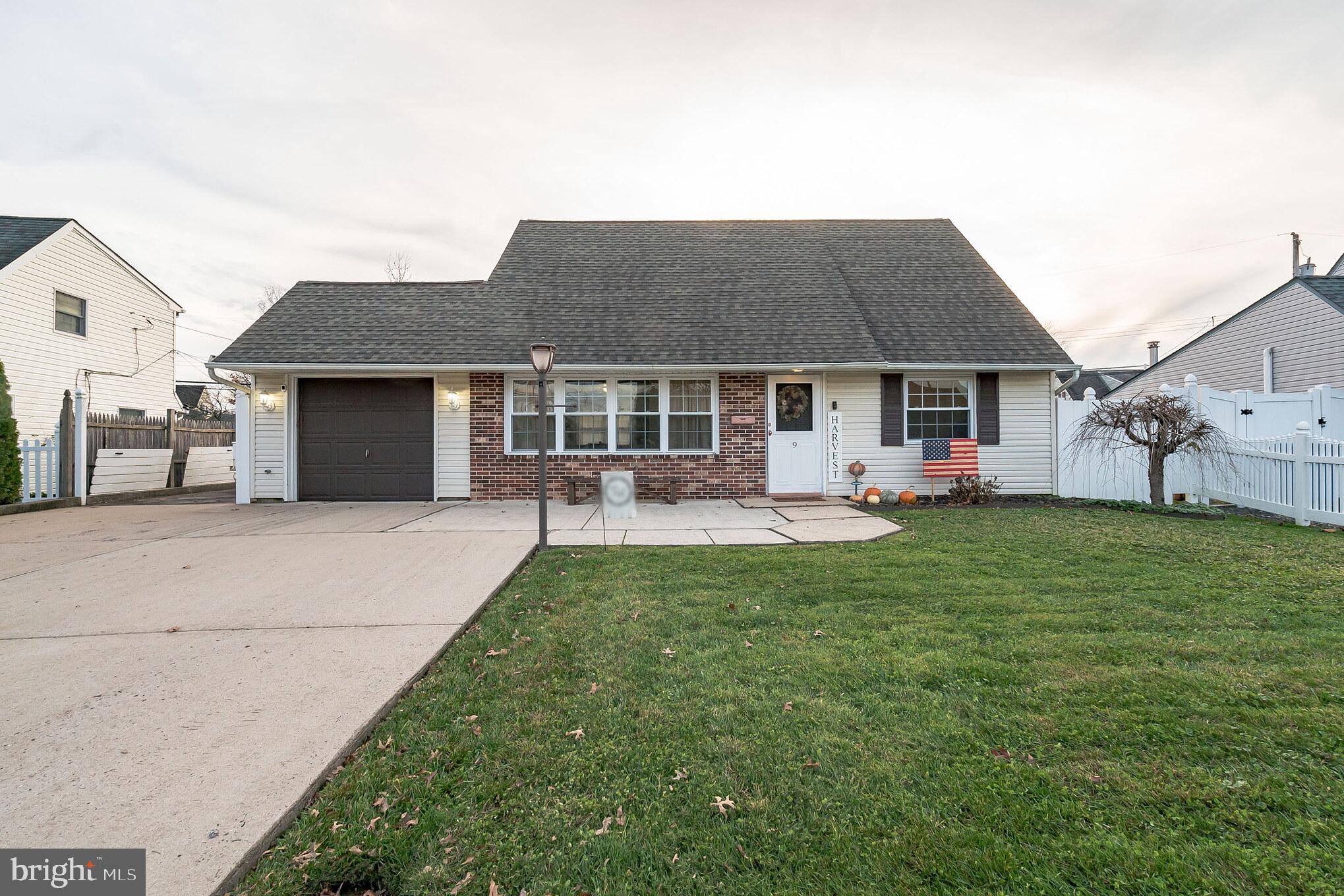 9 Micahill Road Levittown, PA 19056 - Photo 2 of 28 Gallery Image 2