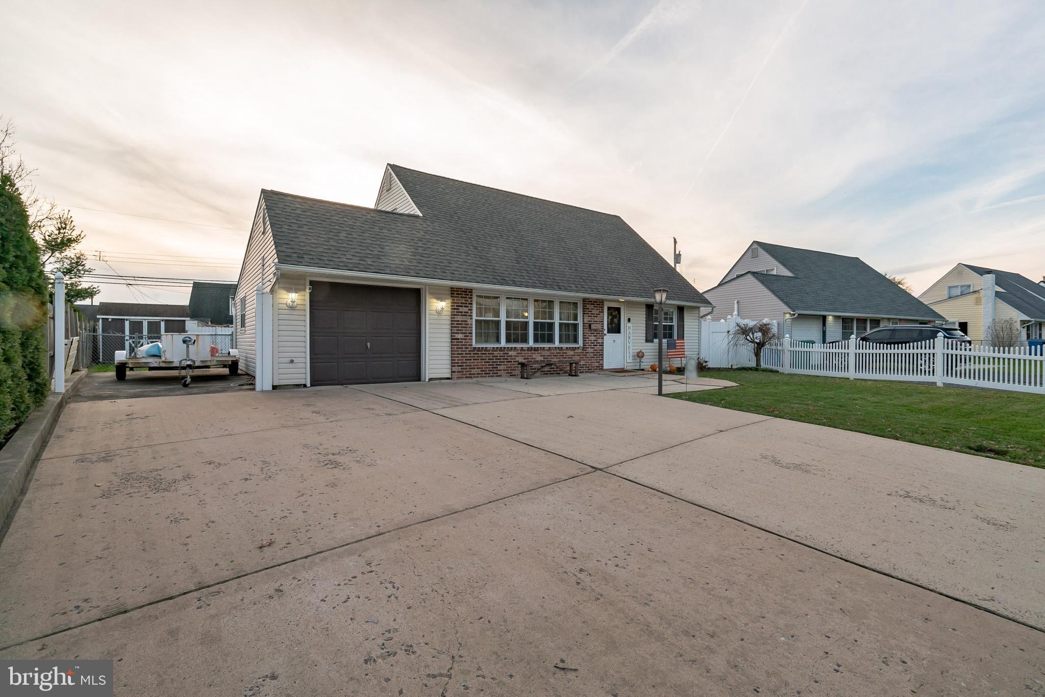 9 Micahill Road Levittown, PA 19056 - Photo 3 of 28 Gallery Image 3